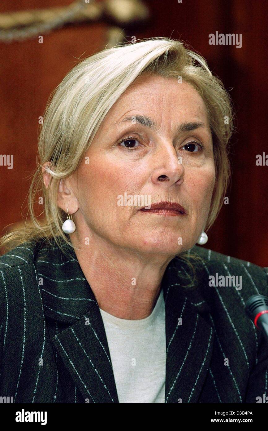 (dpa) -  Brigitte von Boch-Galhau, wife of the chairman of the board of the company 'Villeroy & Boch' and chairwoman of the German Mentor curatorship, pictured during a press conference in Berlin, 26 September 2002. The foundation helps worldwide to prevent youth drug addiction and violence. Stock Photo