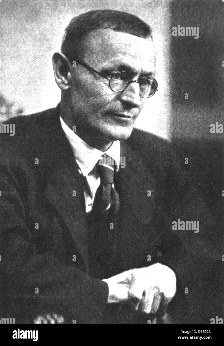 (dpa) - German author and Nobel Prize laureate Hermann Hesse (undated filer). Hesse was born in Calw, Germany, 2 July 1877, and died in Montagnola, 9 August 1962. The year 2002 marks the anniversary of the author's 125th birthday. Hesse achieved international acknowledgement with novels like 'Siddha Stock Photo