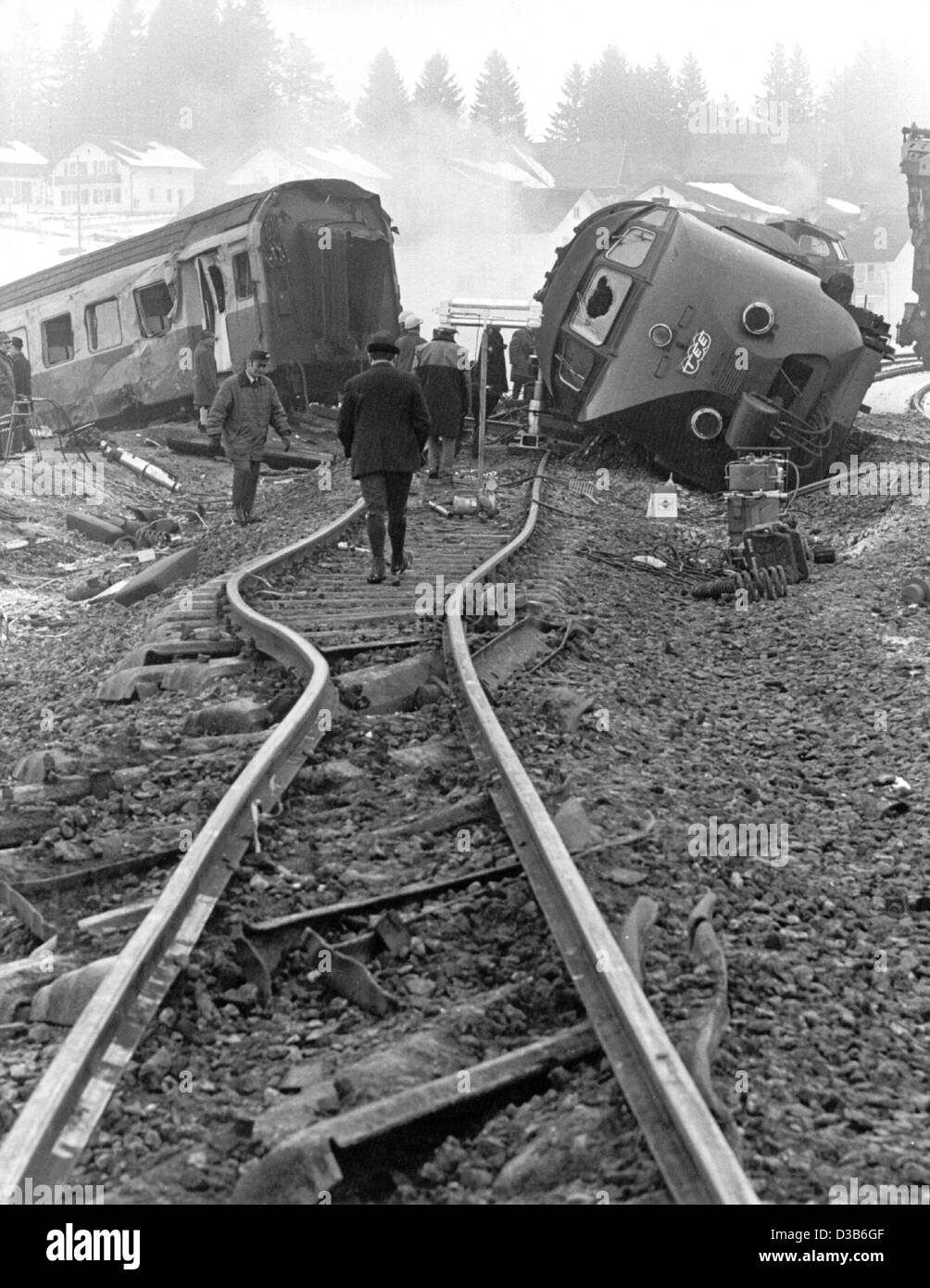 (dpa files) The train tracks are entirely deformed where the Trans