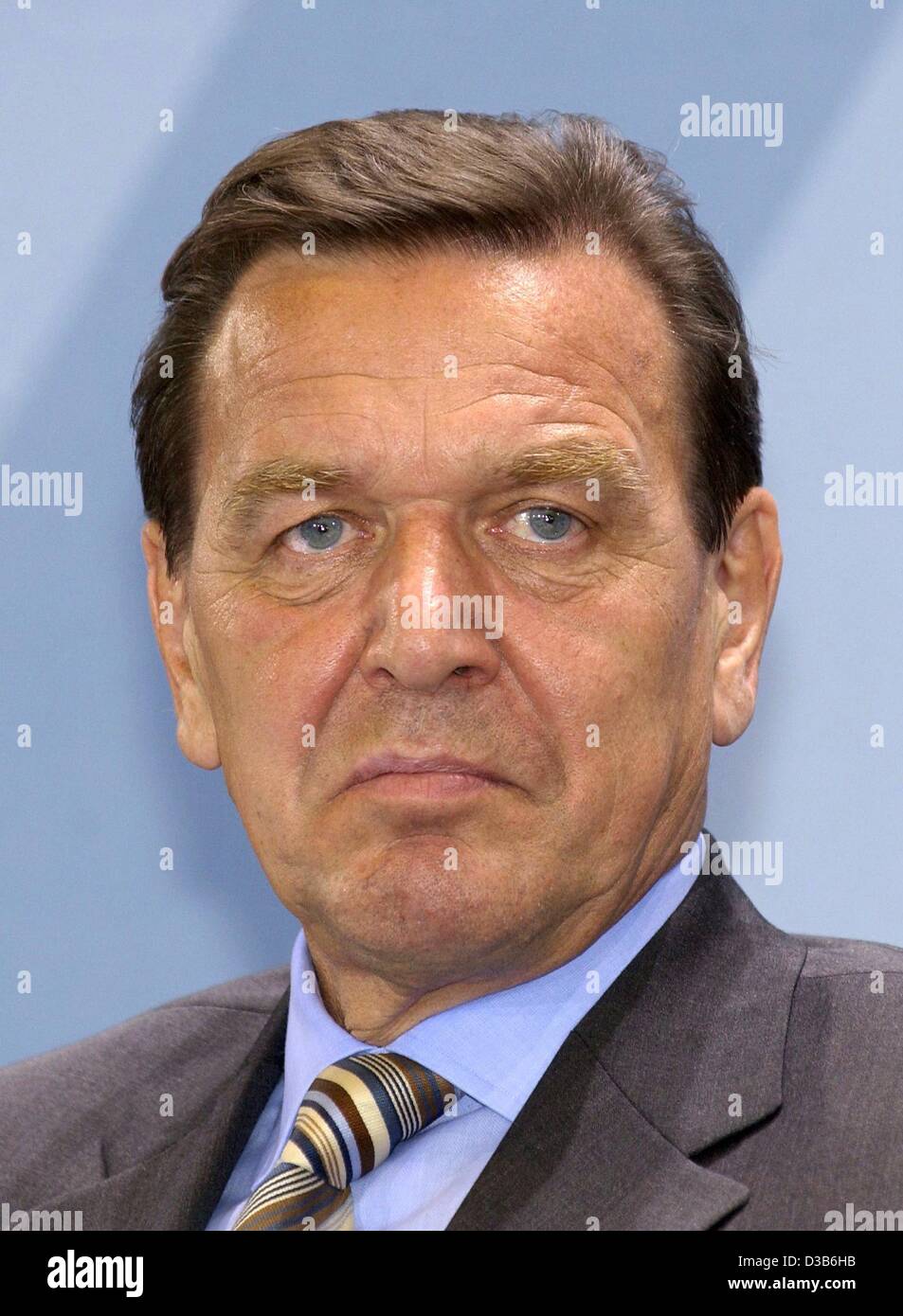 Gerhard schroeder 2002 hi-res stock photography and images - Alamy