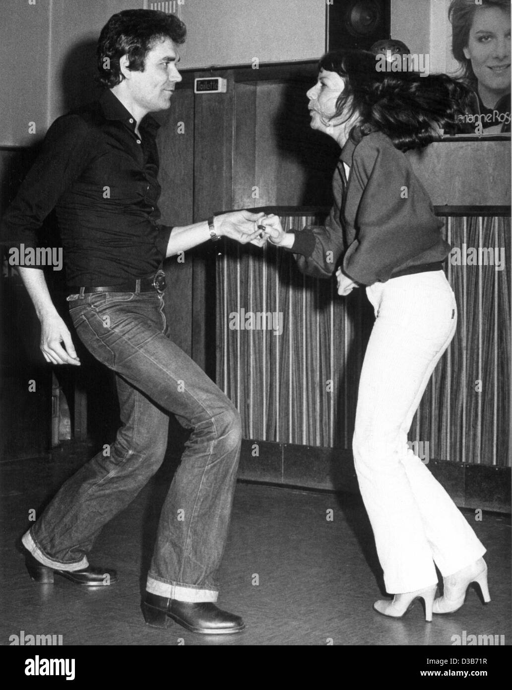 (dpa files) - German Rock'N'Roll legend Ted Herold dances the Rock'N'Roll with his then wife Karin in Nauborn, Germany, April 1978. Herold will celebrate his 60th birthday on 9 September 2002. He started his career in his high school time after he had got a guitar for Christmas in 1956. 'The German  Stock Photo