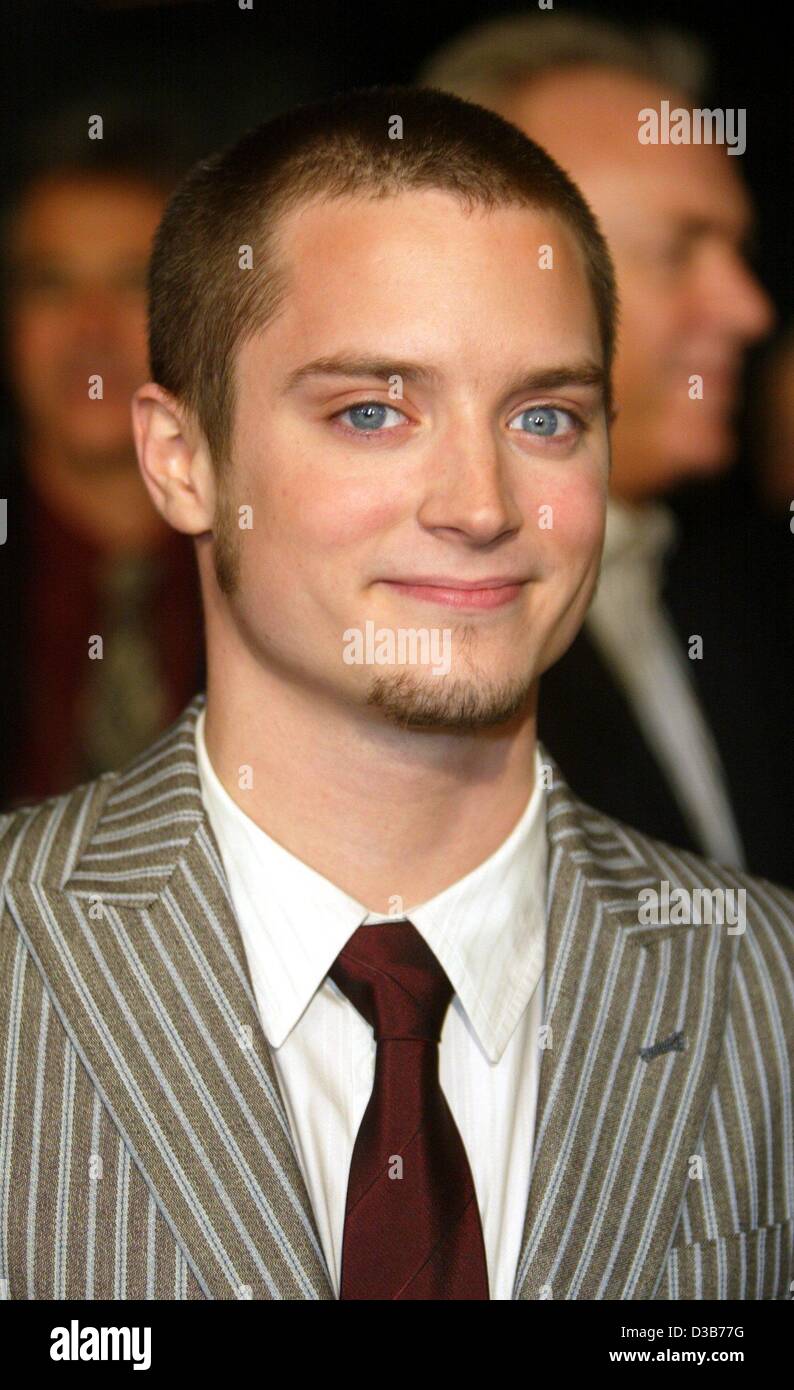 (dpa) - US actor Elijah Wood, who plays Hobbit Frodo Baggins, arrives for the premiere of the movie 'Lord of the Rings: The Two Towers' in Hollywood, California, 15 December 2002. Stock Photo