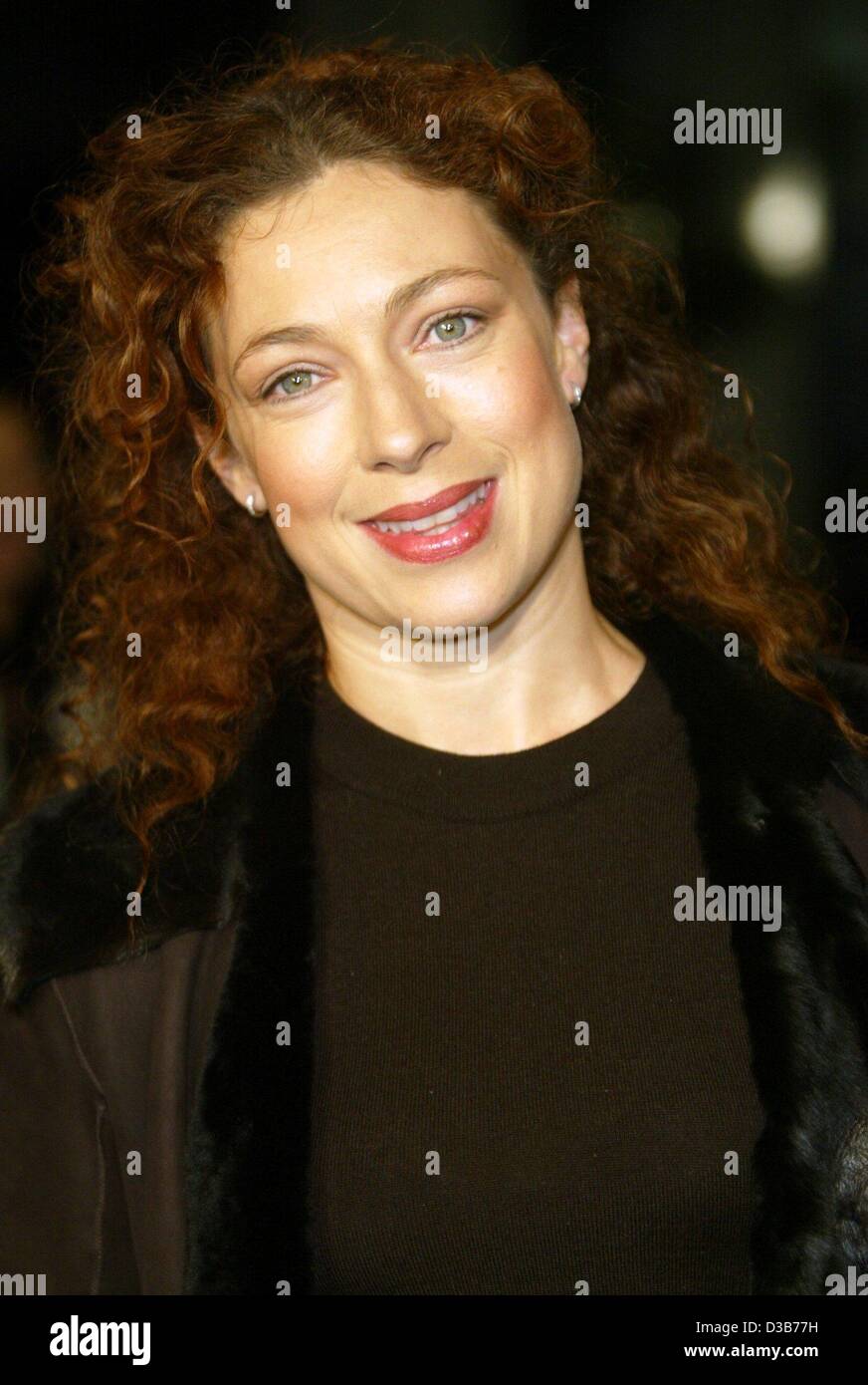 Actress alex kingston hi-res stock photography and images - Alamy