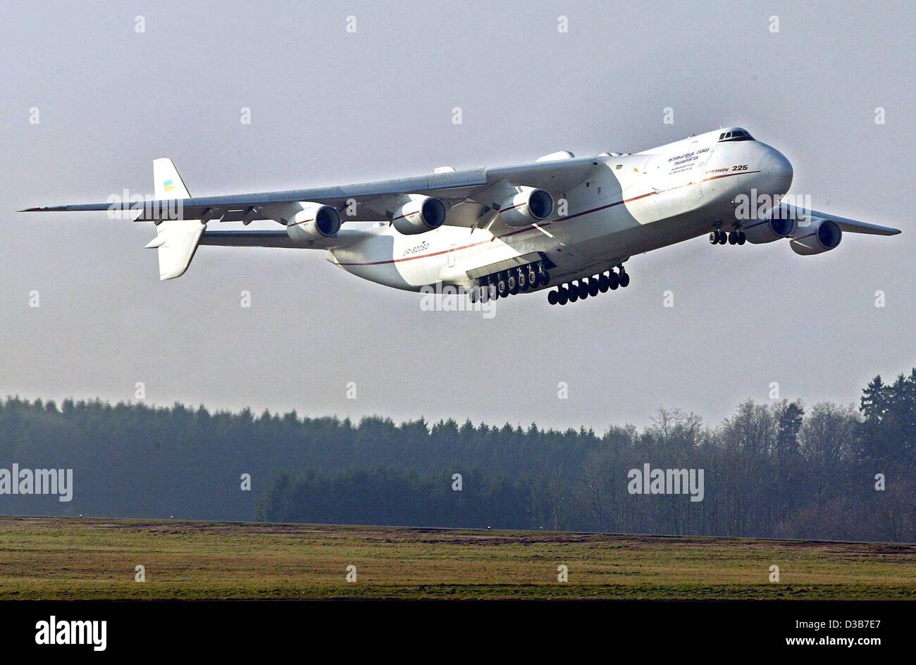 (dpa) - The world's largest cargo airplane, the Russian Antonov An 225, takes off from the airport in Frankfurt Hahn, Germany, 8 December 2002. The plane can carry freights of up to 640 tons. There is only one plane of the type Antonov An 225 worldwide. Stock Photo