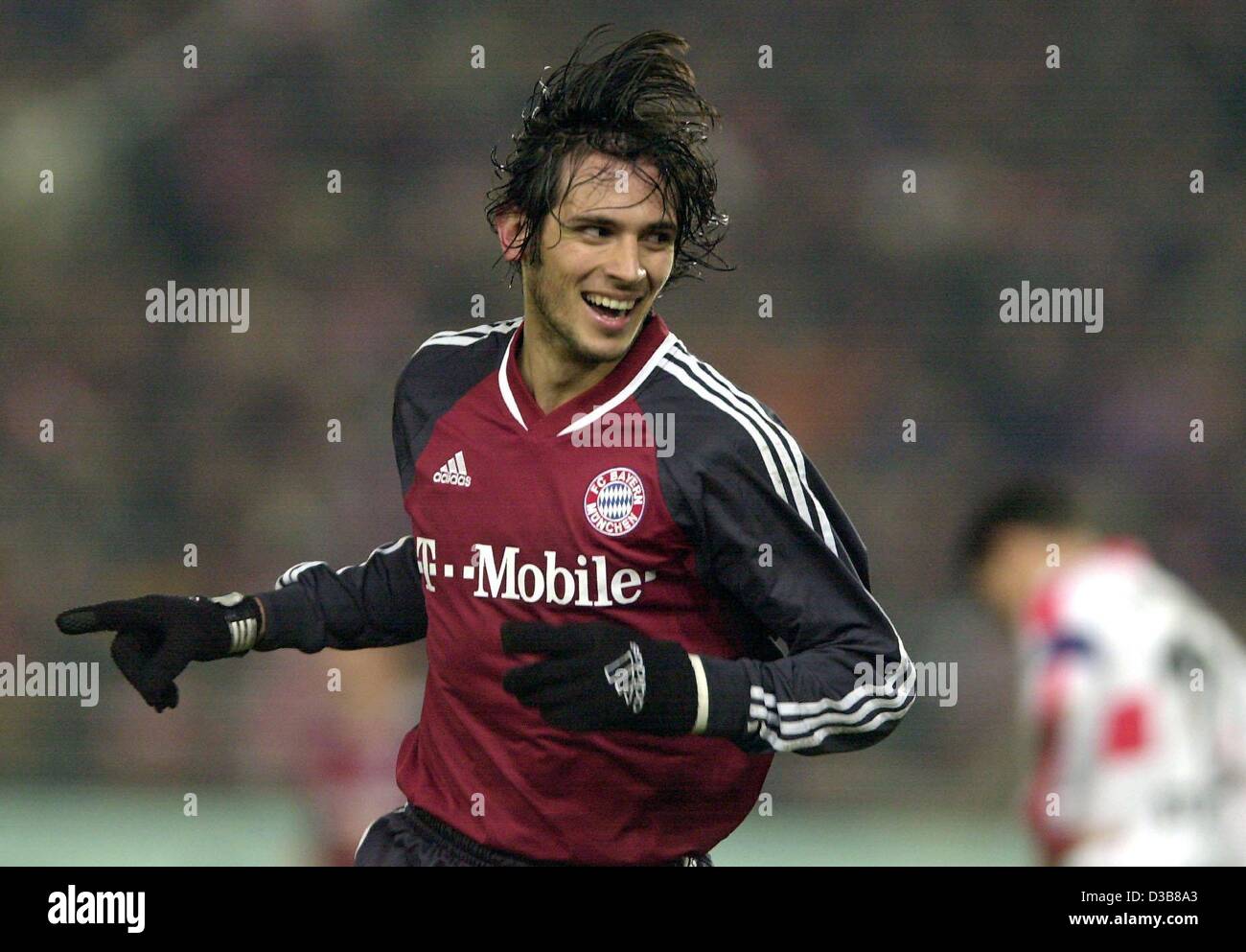 ROQUE SANTA CRUZ PARAGUAY & BAYERN MUNICH WORLD CUP FRANKFURT GERMANY 10  June 2006 Stock Photo - Alamy