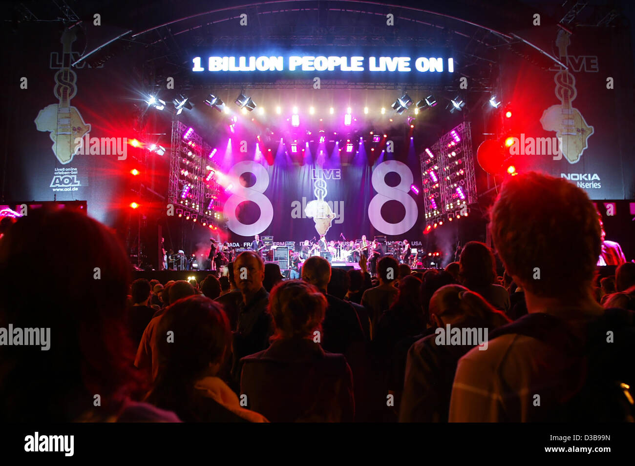 (dpa) The German rock band Roxy performs on stage during the German