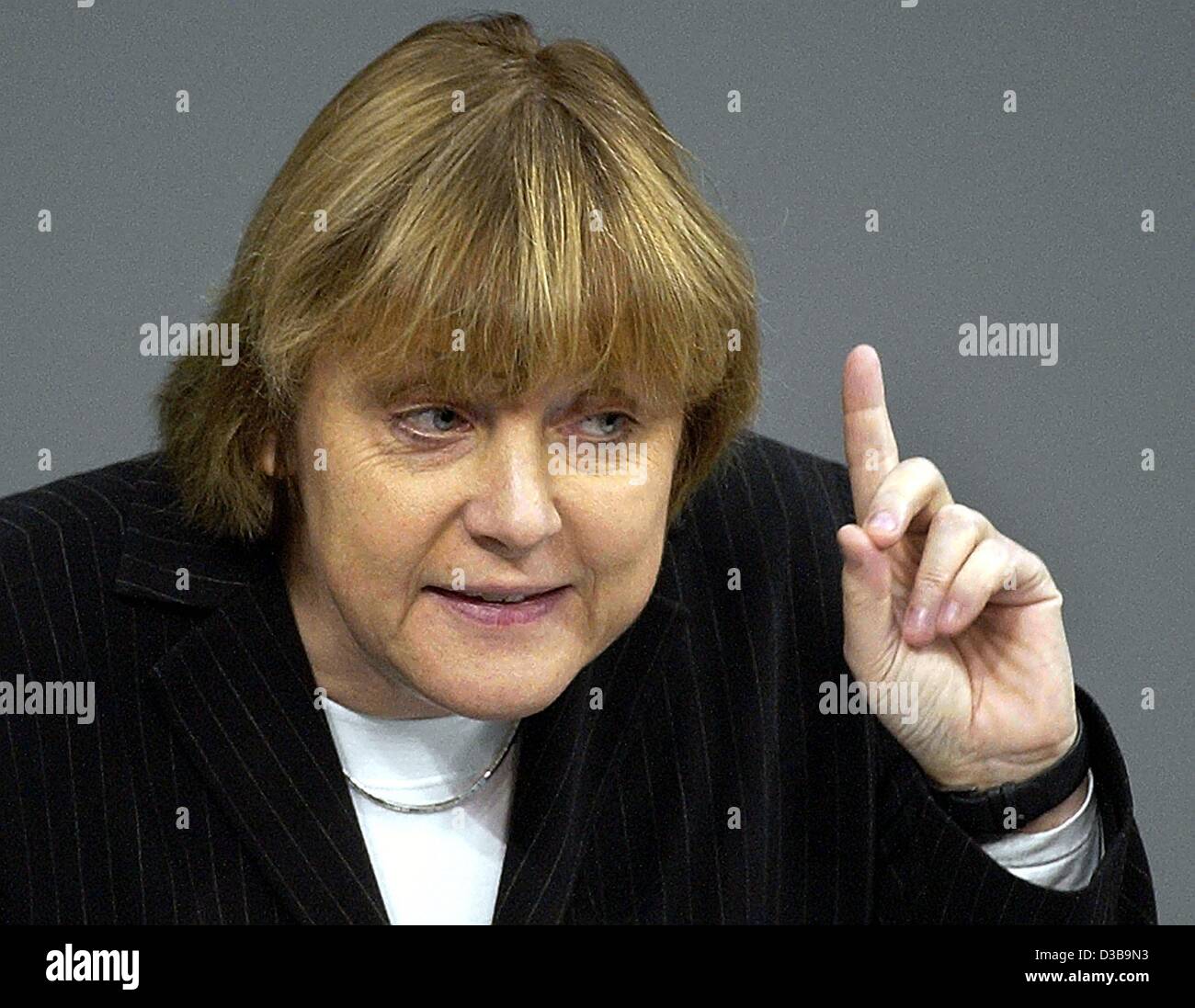(dpa) - CDU chairwoman Angela Merkel gestures as she speaks in the