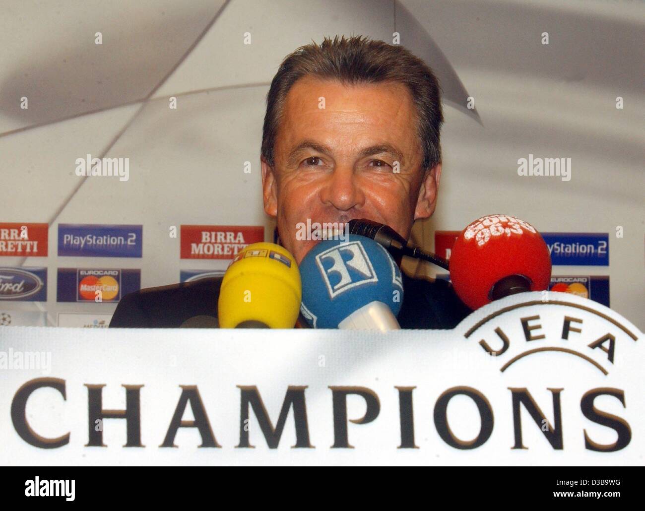 (dpa) - Ottmar Hitzfeld, coach of the German soccer club FC Bayern Munich, looks confident during a press conference in Milan, Italy, 22 October 2002. The next day, Bayern faces AC Milan for the Champions League Group G match. Stock Photo