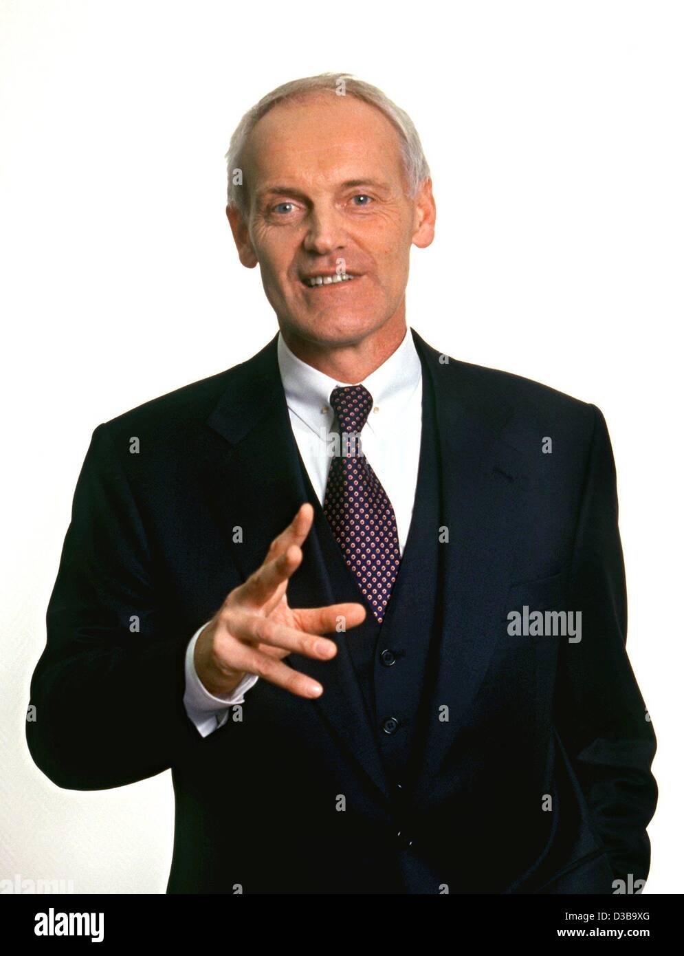 (dpa) - Klaus Sturany, member of the management board of the energy company RWE, pictured in Mainz, September 2002. Sturany is responsible for financials and controlling. Stock Photo
