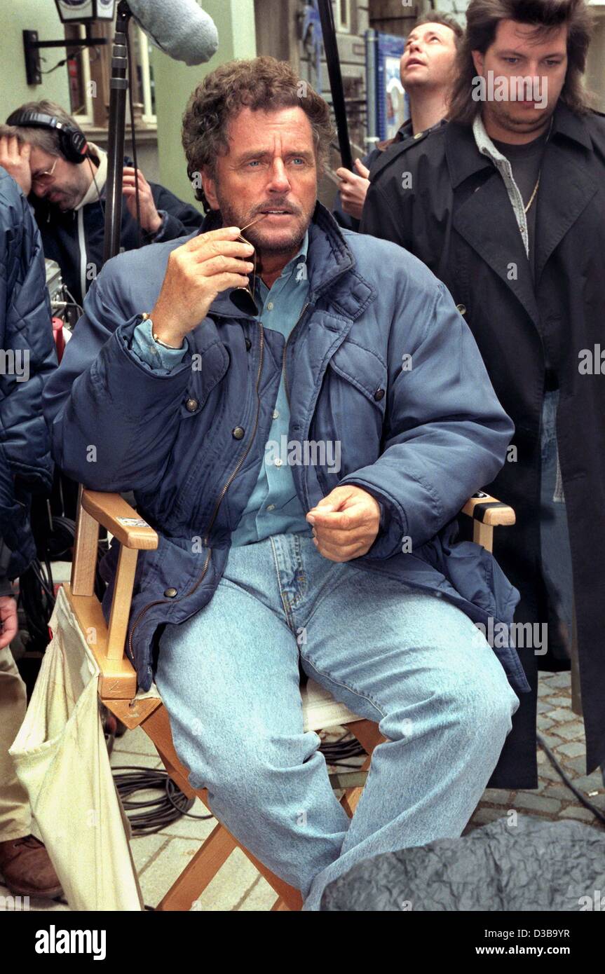 (dpa files) - German film director and script writer Dieter Wedel watches the shooting of his television series 'Der Koenig von St Pauli' (the king of St Pauli) in Munich, 7 May 1997. Born on 12 November 1942 in Frankfurt, he has become one of Germany's most renowned filmmakers with such films as 'D Stock Photo