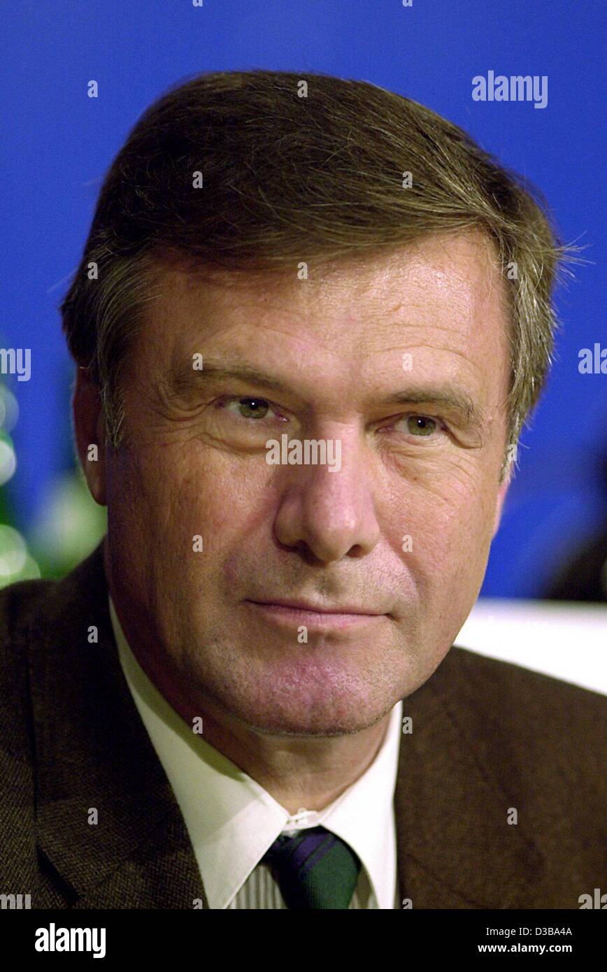 (dpa) - Wolfgang Gerhardt, Chairman of the parliamentary faction of the German Liberal Party FDP, pictured in Frankfurt, 26 October 2002. Stock Photo