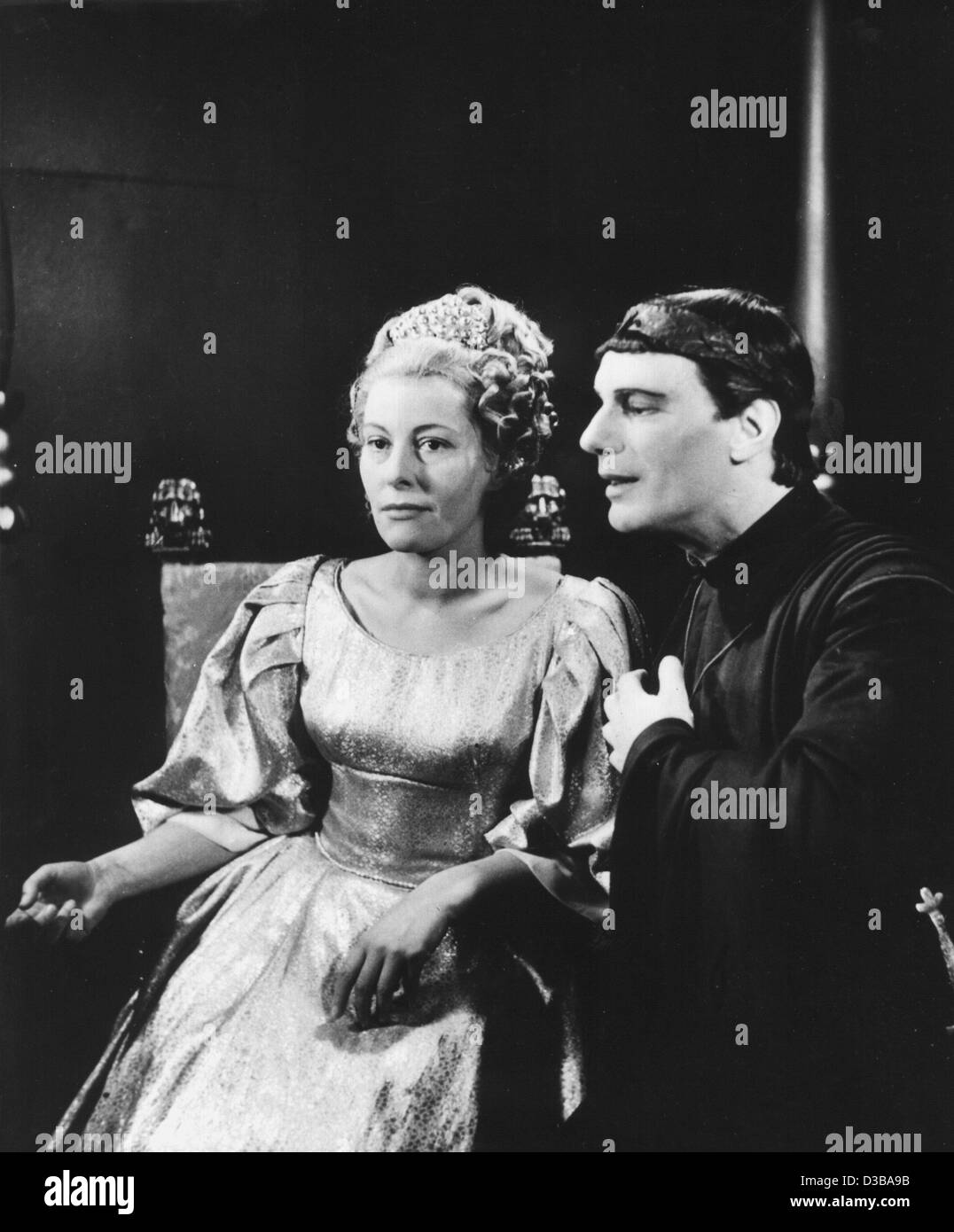 Tatum O'Neal forecast Elena Altieri (1910?997) advise