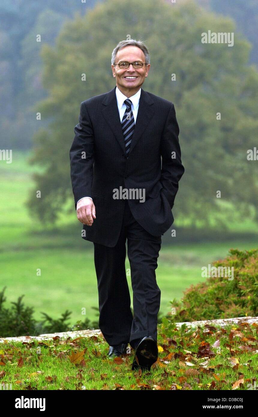 (dpa) - Guenther Fielmann, founder and chairman of the eyeglasses