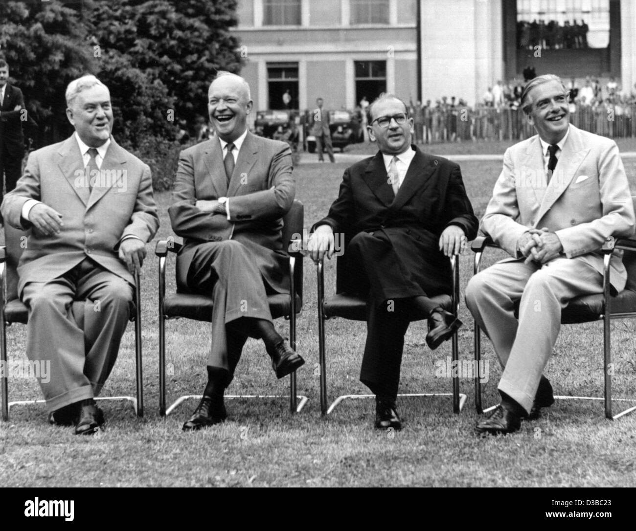 (dpa files) The heads of state of the Big Four powers pose in the