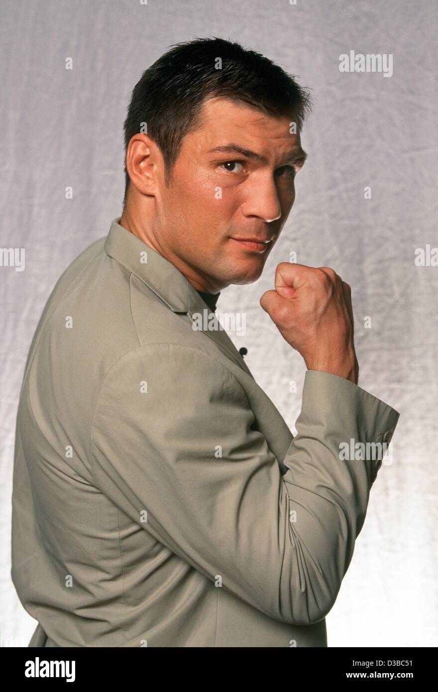 (dpa) - Boxing World Champion Dariusz Michalczewski, nicknamed 'Tiger', pictured in Mainz, Germany, September 2002. Stock Photo