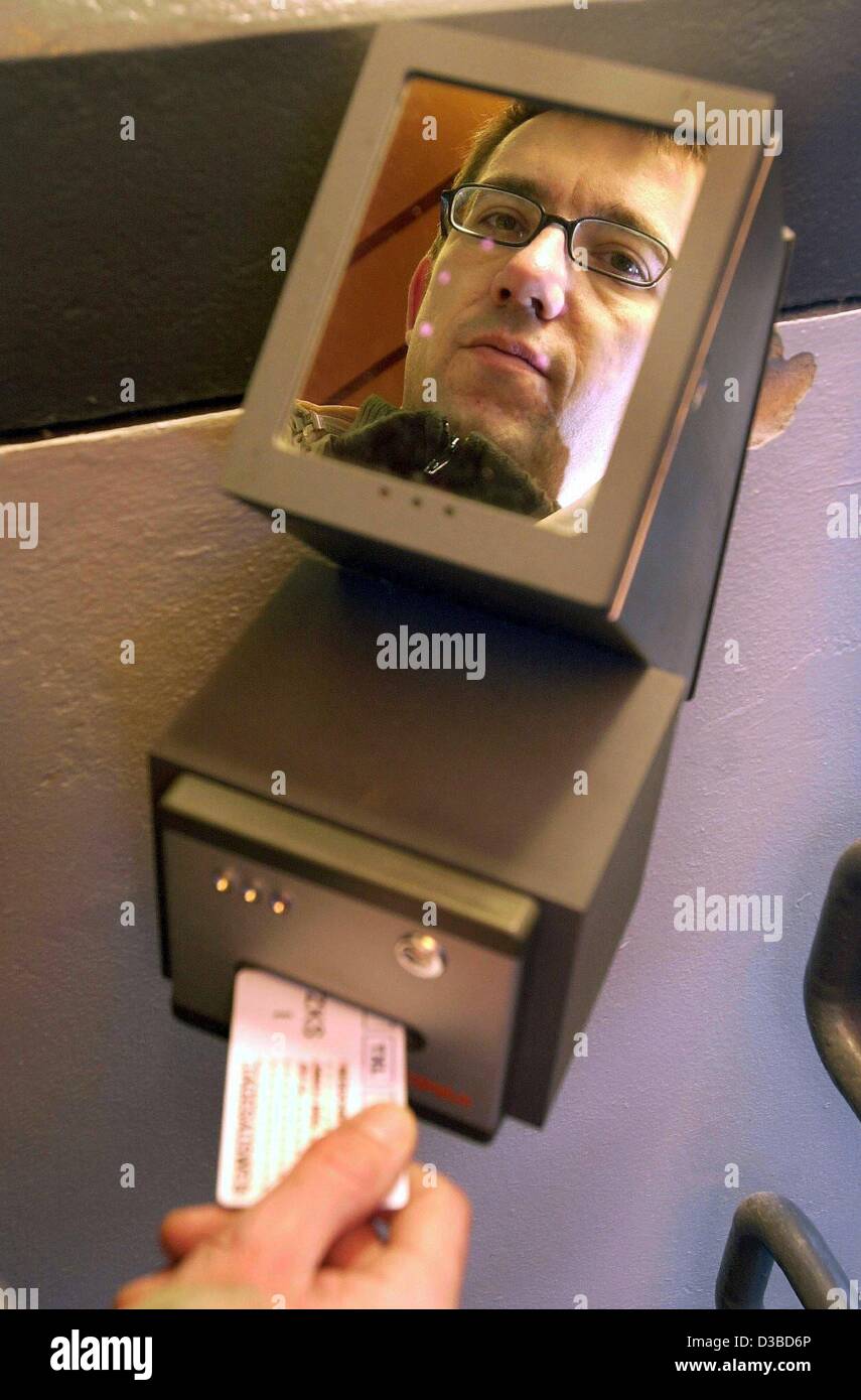 Face Card Scan (dpa) - The picture demonstrates how a face scanner works at the ...