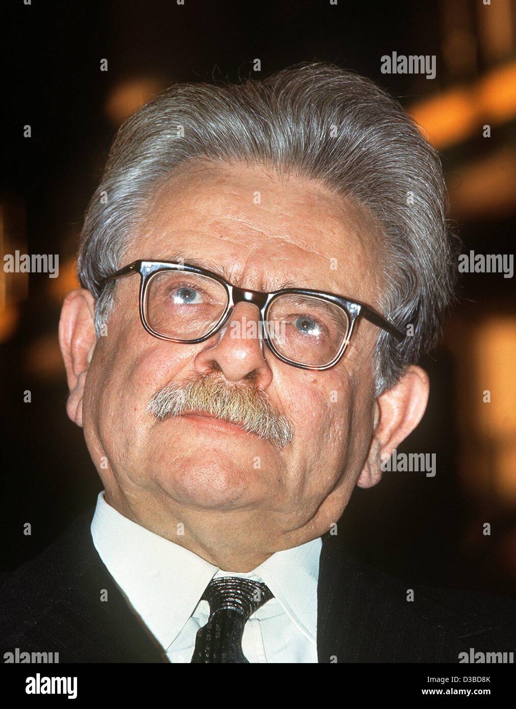 (dpa files) - Elias Canetti, German-language author of Bulgarian descent, pictured in Darmstadt, Germany, October 1972. He was born on 25 July 1905 in Rustschuk (now Ruse), Bulgaria, into a Jewish family who spoke old Spanish. When Canetti was six, his family moved to Manchester, England. After the  Stock Photo
