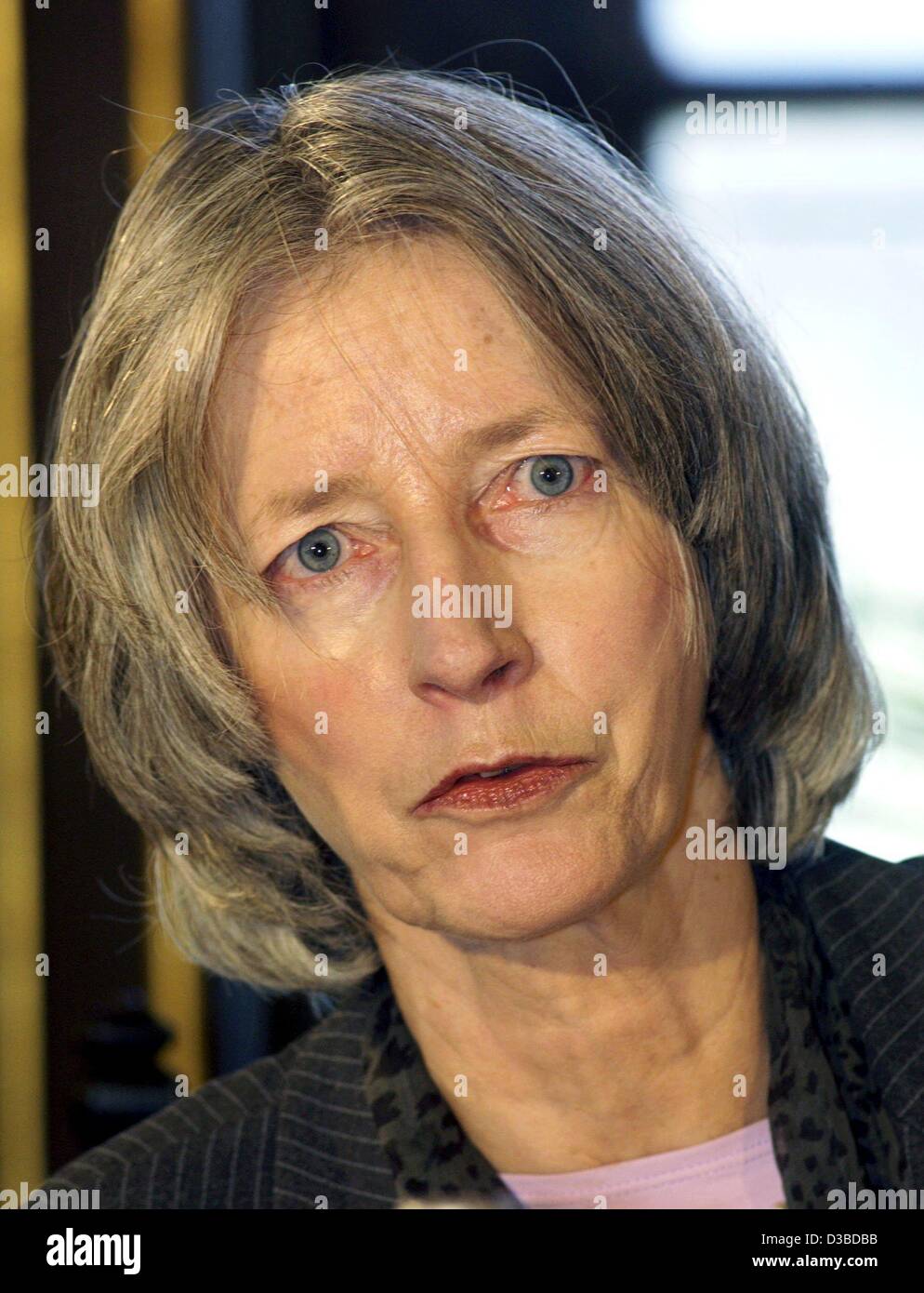(dpa) - Nike Wagner, the great grandchild of the composer Richard Wagner, pictured in Weimar, Germany, 17 January 2003. She has been named repeatedly as a candidate for outstanding cultural positions. Her dream to become head of the 'Bayreuther Festspiele' ('Richard Wagner Festival') will most proba Stock Photo