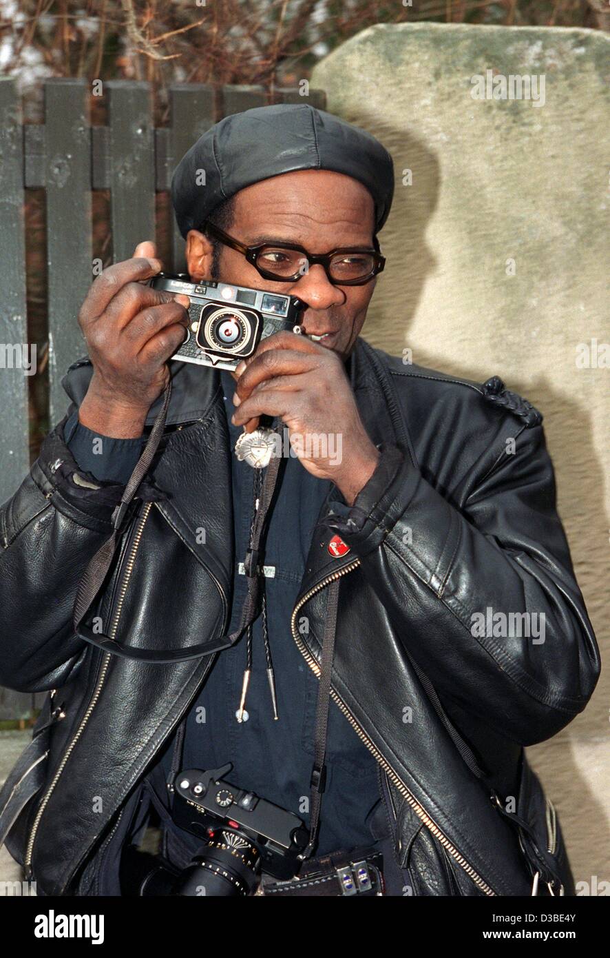 (dpa files) - Harlan Ross Feltus, photographer and father of Barbara Becker, pictured in Munich, 13 January 1994. He died on 18 January 2003 of cancer. His daughter Barbara Becker, ex-wife of the former German tennis star, confirmed that he died at the age of 63 in a clinic in Miami, Florida. Feltus Stock Photo