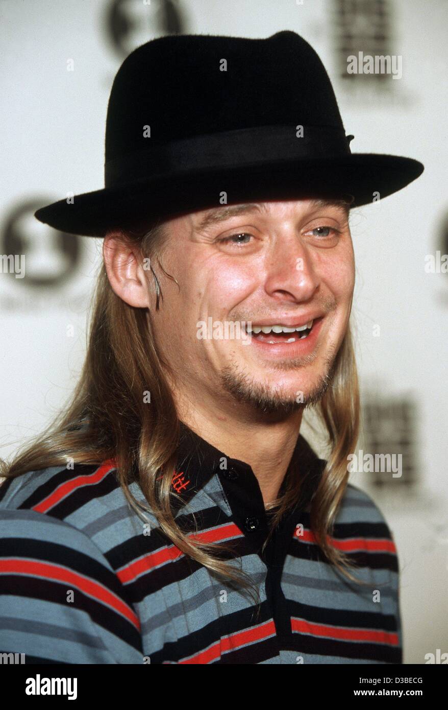 (dpa) - US rock musician Kid Rock laughs during the 'VH1 Big In 2002' Awards in Los Angeles, 4 December 2002. Stock Photo