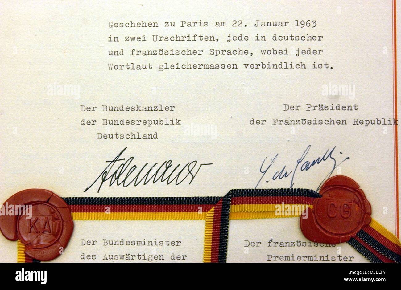 dpa) - The signatures and official seals of German Chancellor Konrad Adenauer (L) and French President de Gaulle on the original document of the Elysee Treaty, in Berlin, 15 January