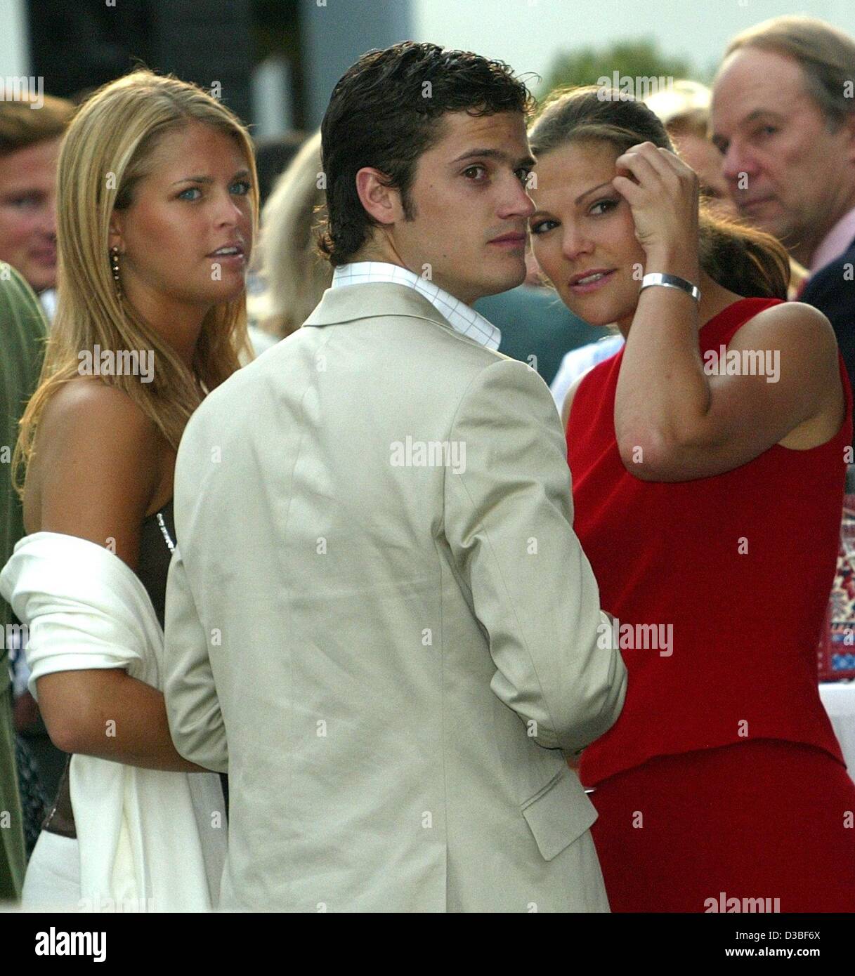 (dpa) - Crown Princess Victoria of Sweden (M) stands together with her sister Princess Madeleine and her brother Prince Carl Philip at Prince Leopold of Bavaria's birthday party in Rottach-Egern, Germany, 28 June 2003. Prince Leopold, or Poldi as his friends call him, invited royals and important pe Stock Photo