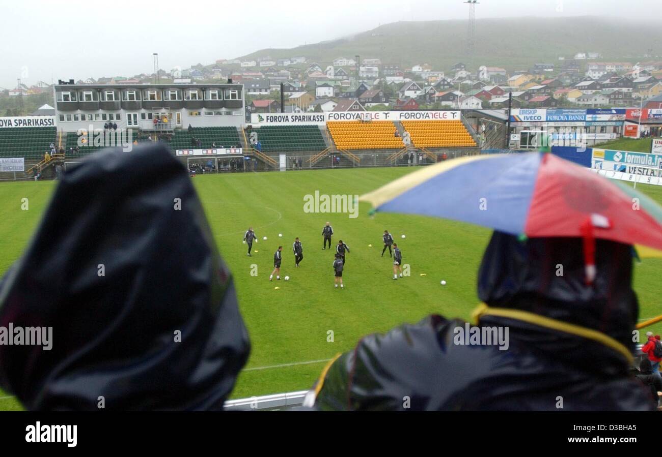 Sports spo soccer stadium green germany hi-res stock photography and ...