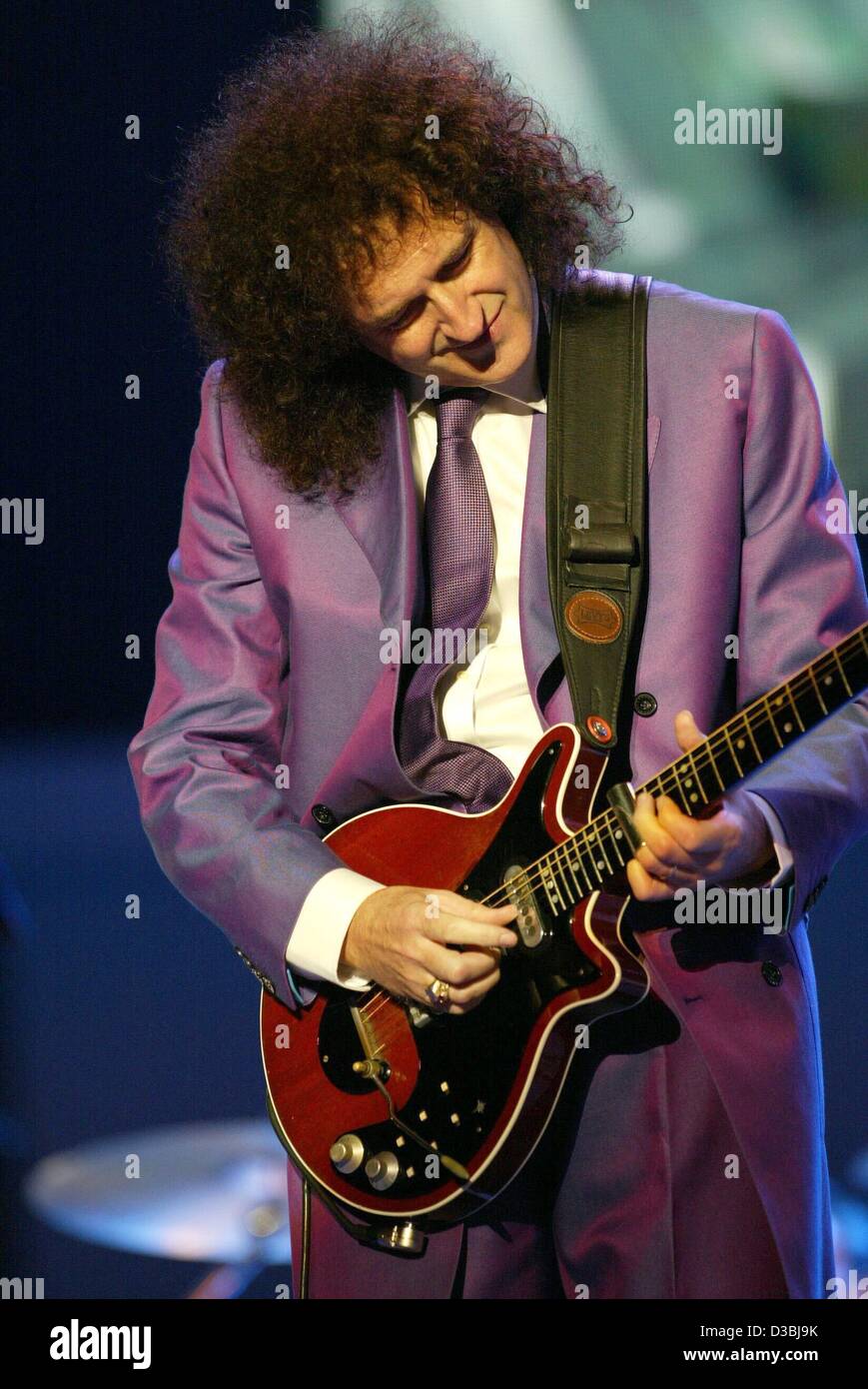 Guitarist brian may band queen hires stock photography and images Alamy