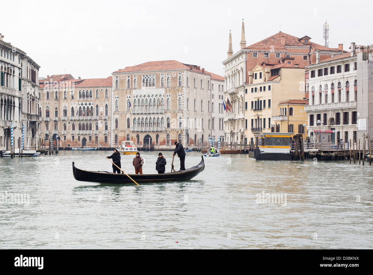 Traditional gondola rides hi-res stock photography and images - Alamy