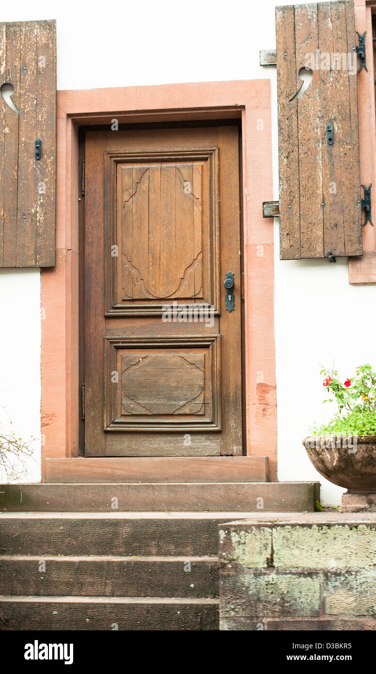 Front Door, Door, House,Strasboorg ,France, Arch, Mailbox, England, Keystone, Wood, Brick, Residential District, Black, Stock Photo