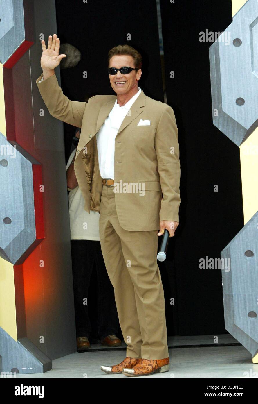 (dpa) - Hollywood actor Arnold Schwarzenegger presents the third 'Terminator' film entitled 'T-3: Rise Of The Machines' at the 56th International Filmfestival in Cannes, France, 17 May 2003. Stock Photo