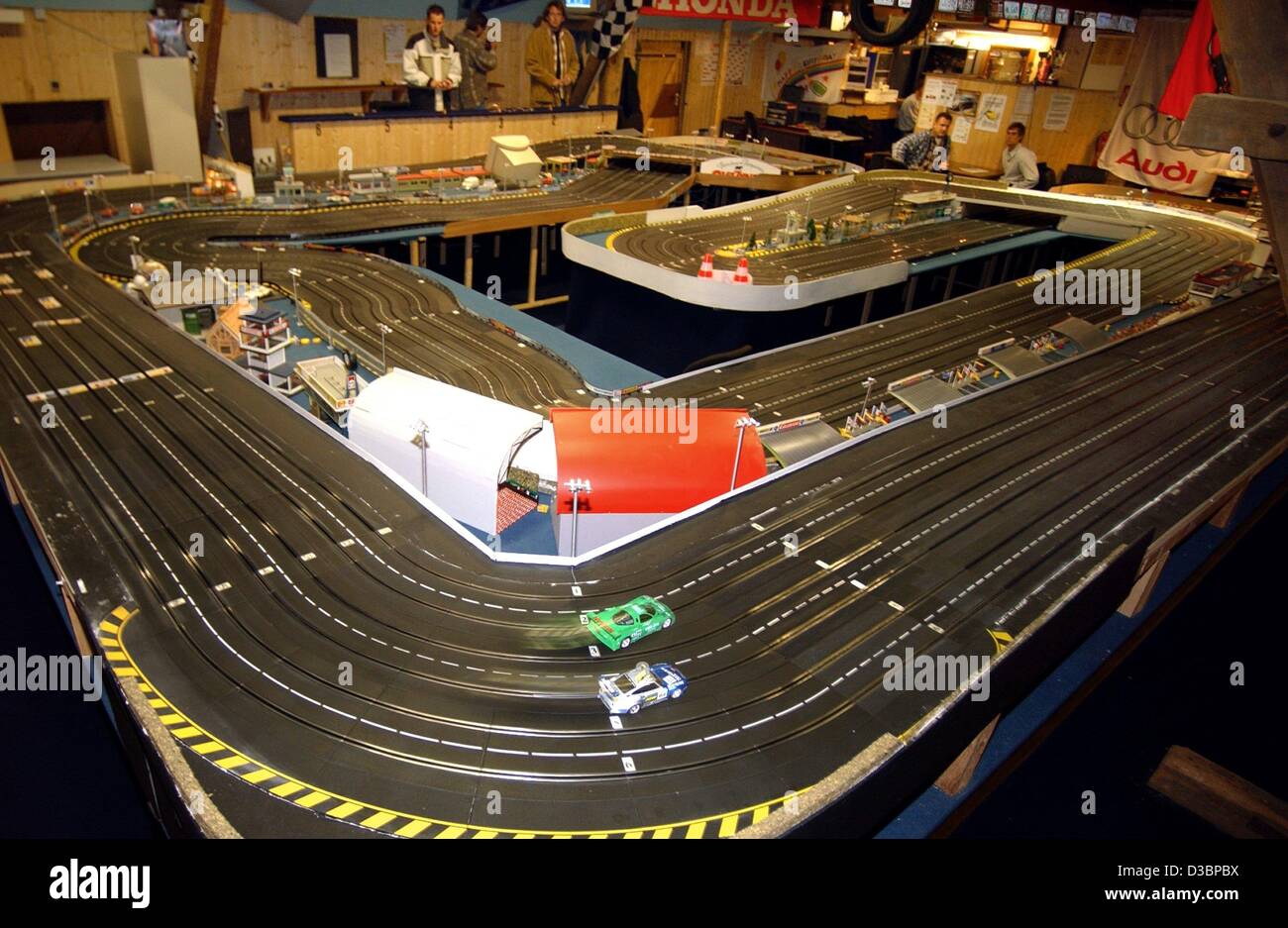 8 lane slot car track