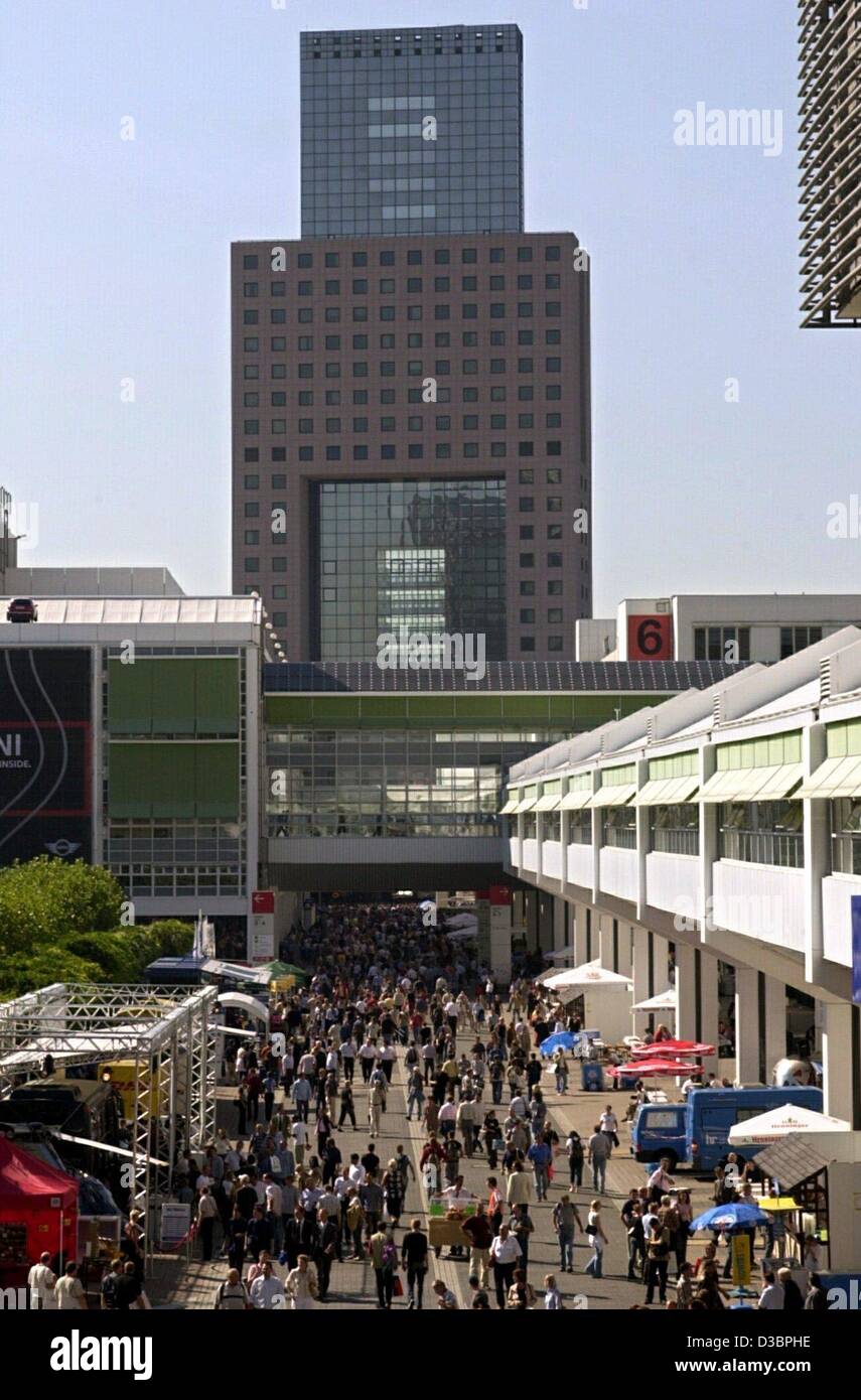 (dpa) - A view over a part of the trade fair grounds with the Torhaus (gate house, C) during the IAA auto show in Frankfurt, 19 September 2003. Stock Photo