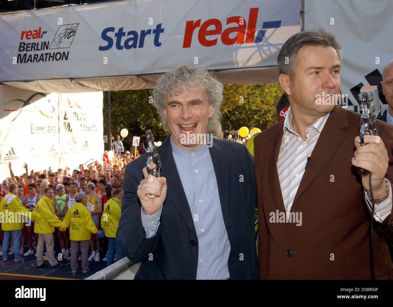 Sir simon rattle hi-res stock photography and images - Alamy