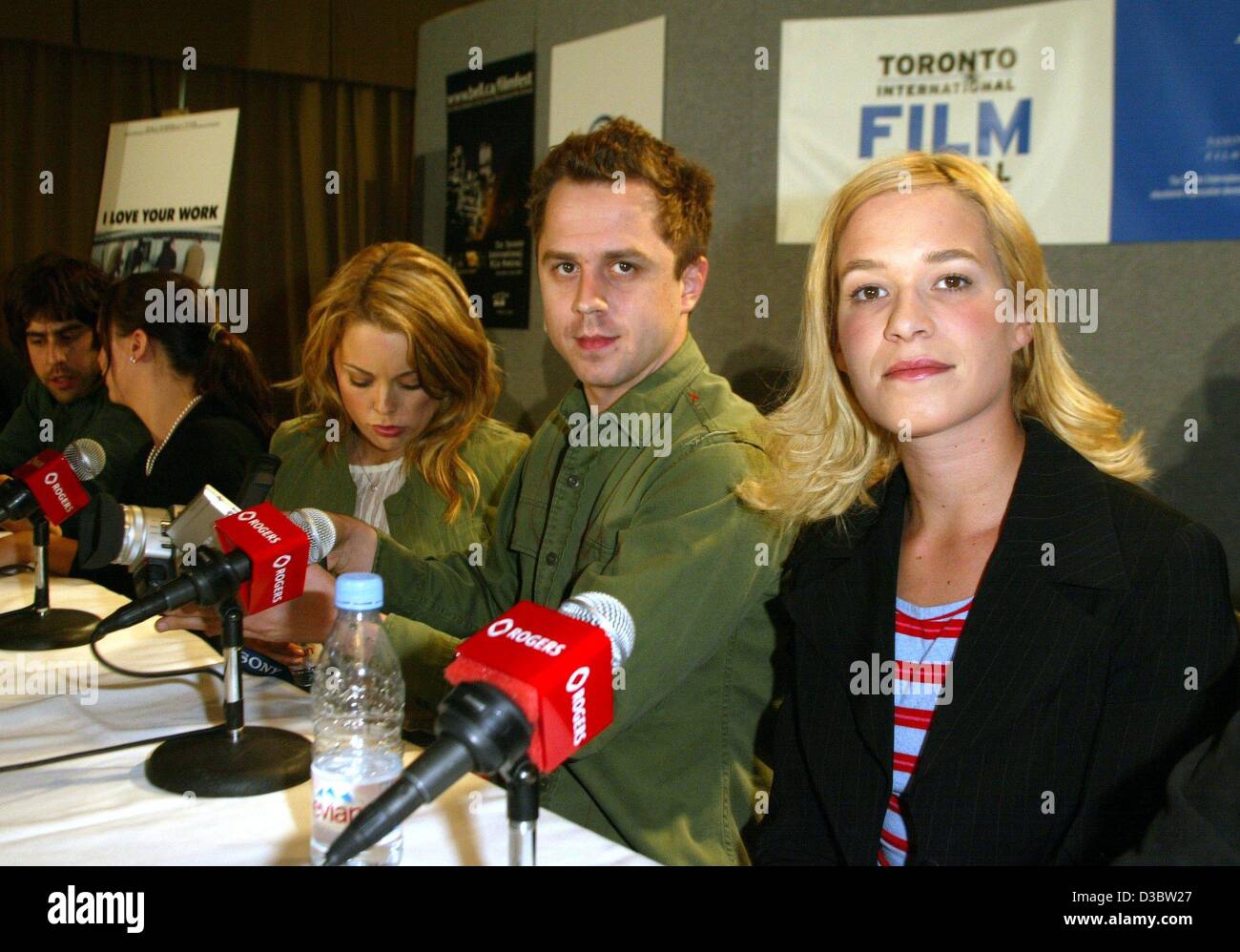 (dpa) - From L: US director Adam Goldberg and the actors Christina Ricci, Marisa Coughlan, Giovanni Ribisi and Franka Potente present their latest film 'I Love Your Work' during a press conference at the Toronto Filmfestival in Toronto, Canada, 6 September 2003. Stock Photo