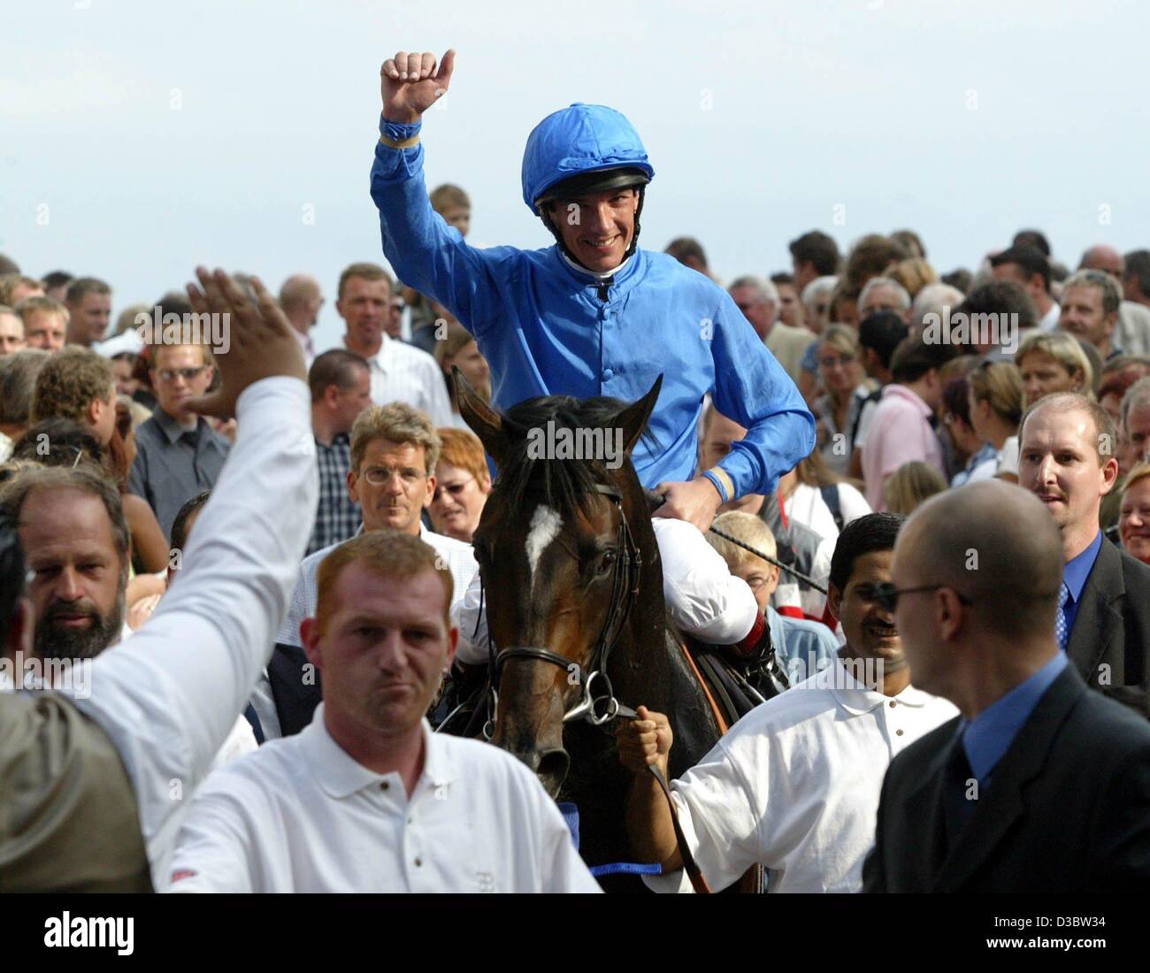 Dpa worlds best jockey cheering hi-res stock photography and images - Alamy