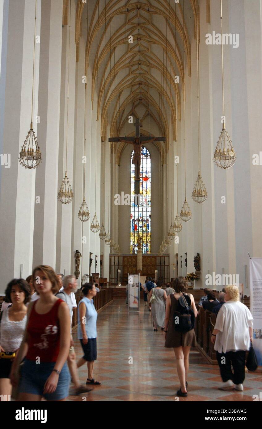Dpa A View Into The Frauenkirche Women S Church In Munich 22 August 03 Frauenkirche Is The Commonly Used Name For The Dom Zu Unserer Lieben Frau Cathedral To Our Dear Lady