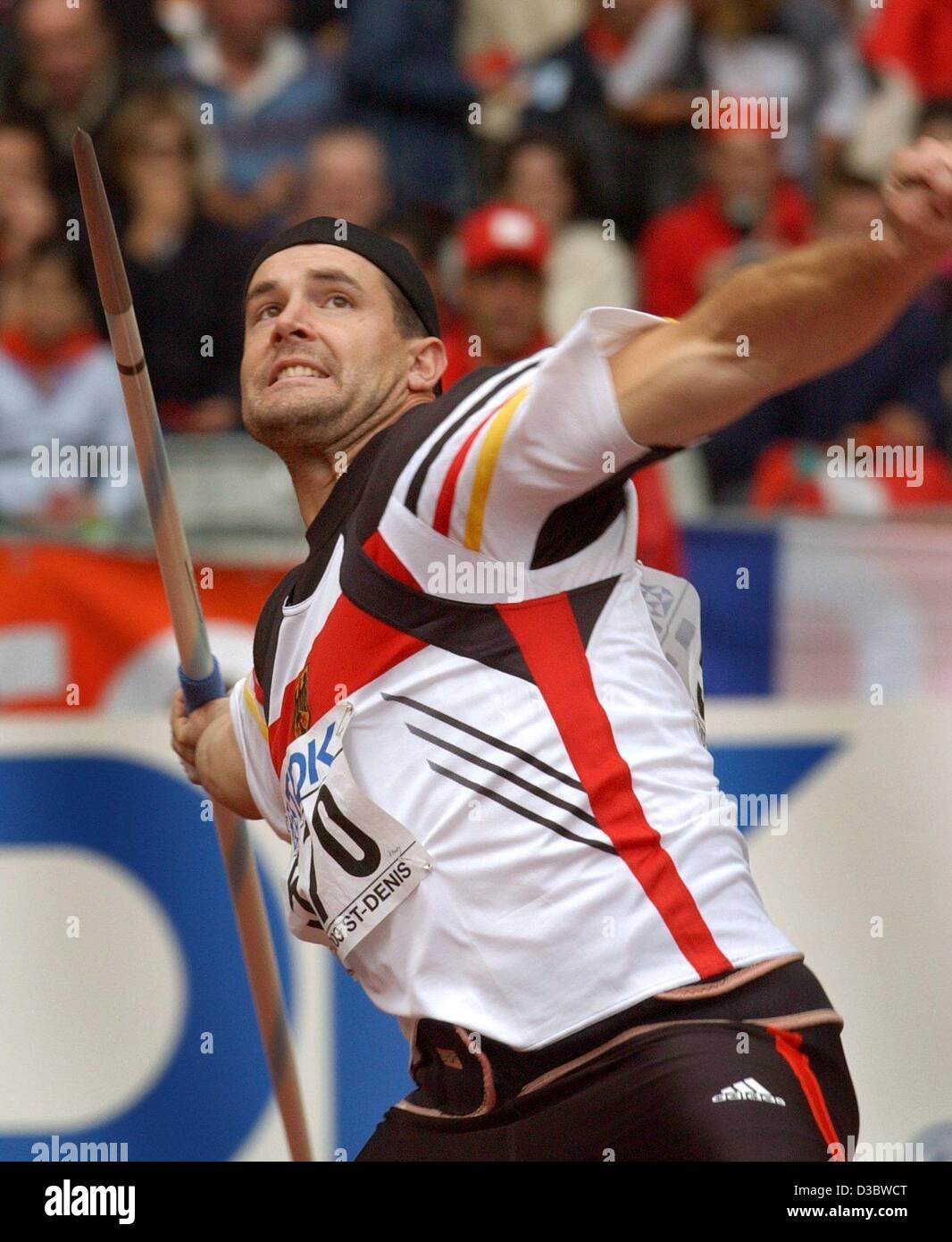 (dpa) German javelin thrower Boris Henry makes a throw during the