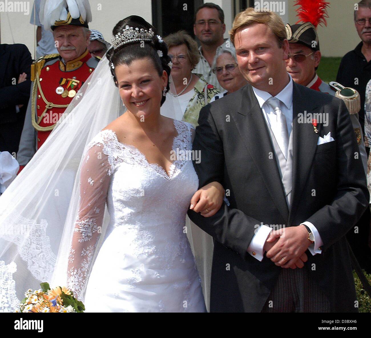 Dpa Duchess Fleur Of Wuerttemberg Stands Next To Her - 