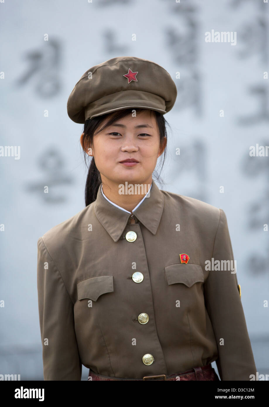 Female Guard At Mansudae Art Studio, Pyongyang, North Korea Stock Photo