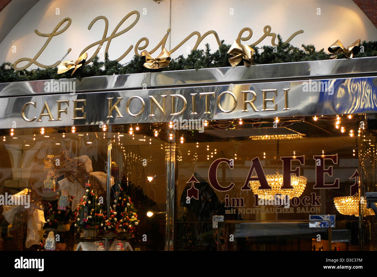 Café Konditorei in Vienna Stock Photo - Alamy