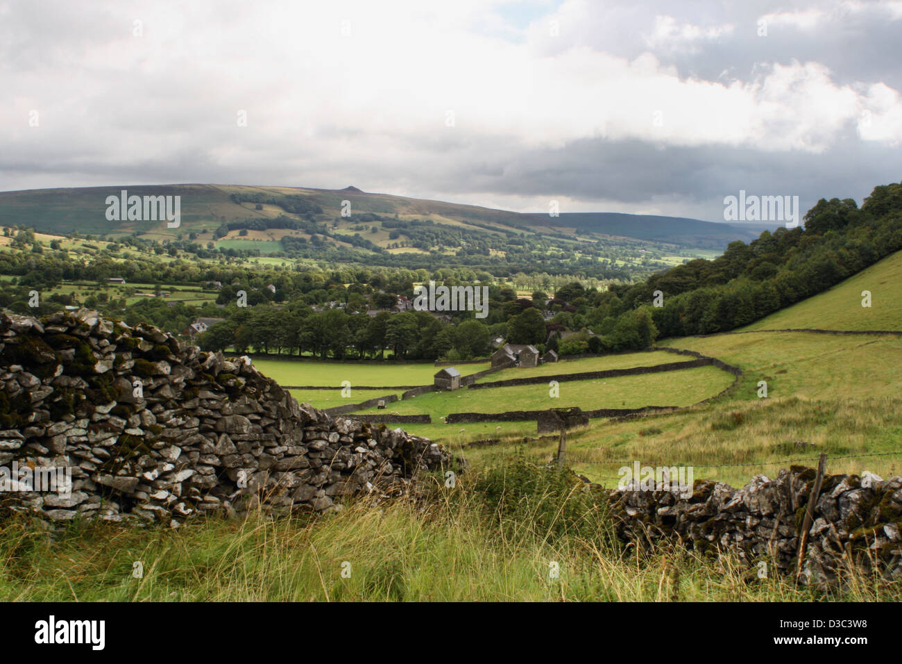 Castleton village walks hi-res stock photography and images - Alamy