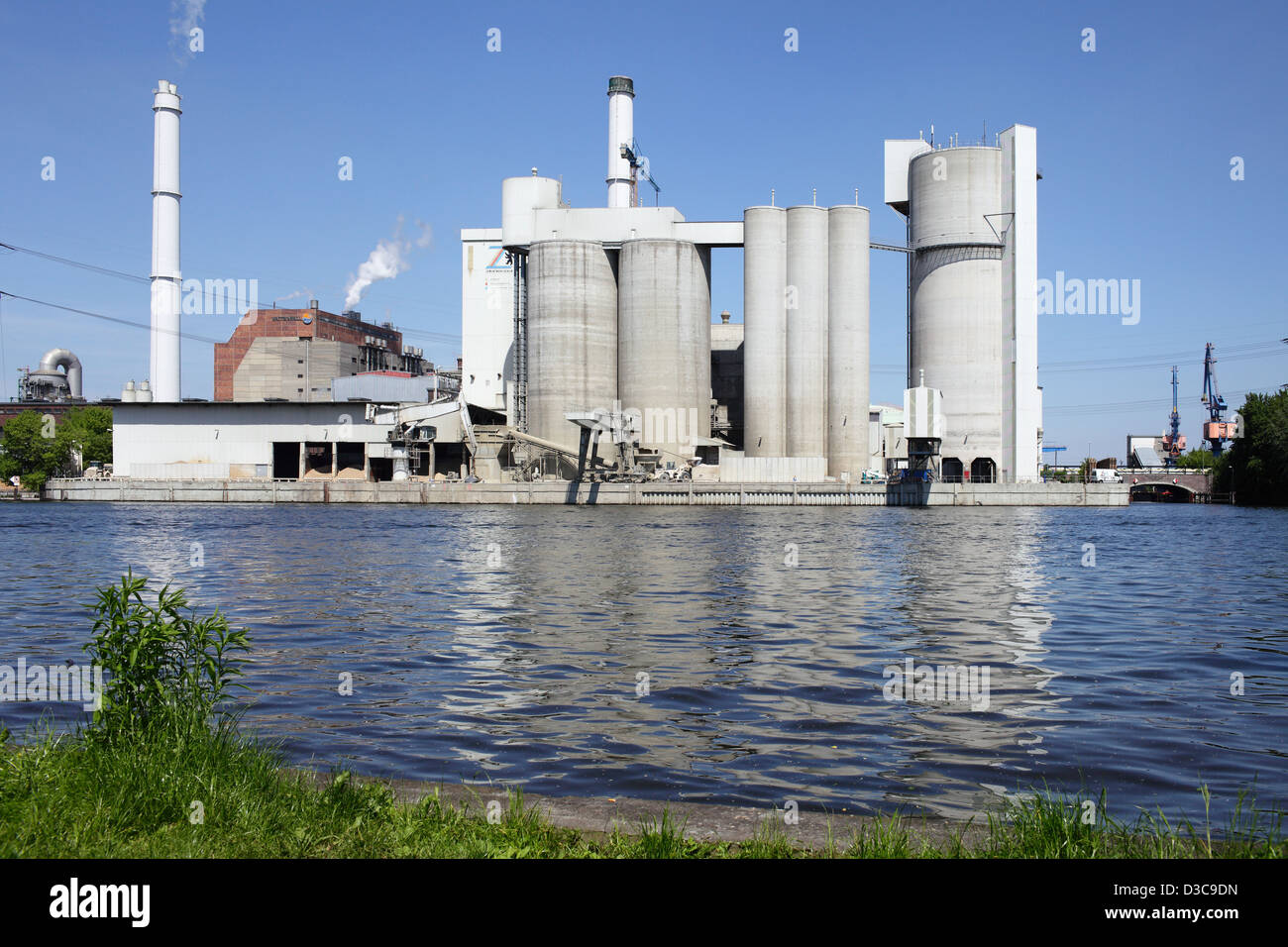Berlin, Germany, Klingenberg power plant and cement plant in Berlin on the  River Spree Stock Photo - Alamy