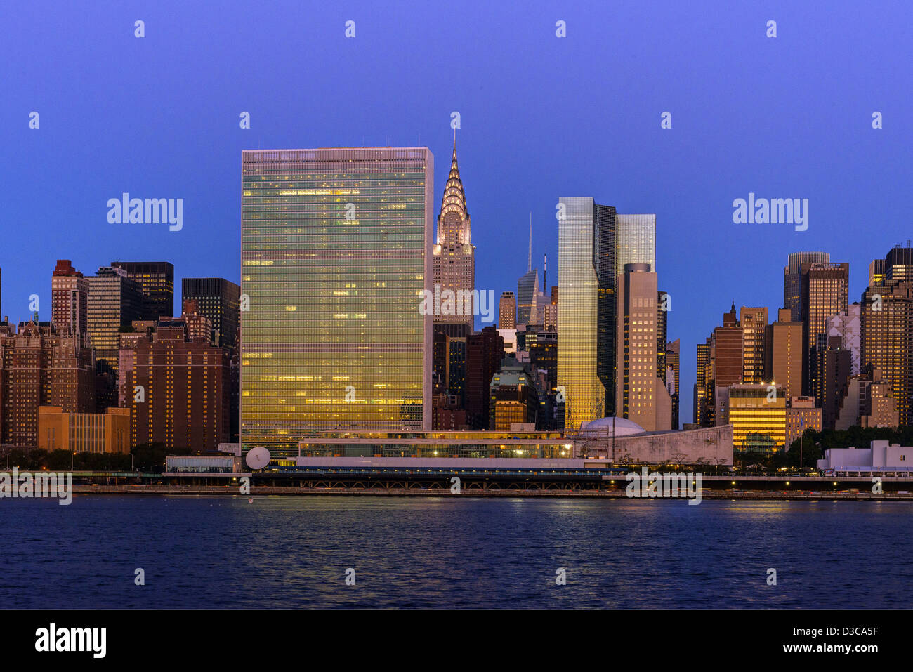Manhattan, New York City Skyline From Brooklyn Stock Photo Alamy