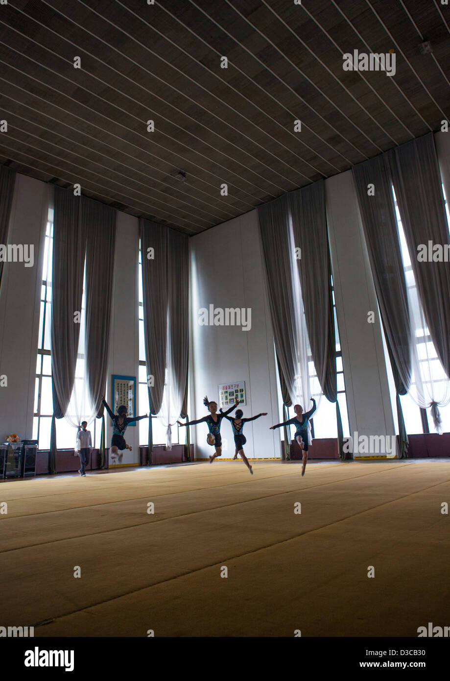 Spacious Dance Practice Room In Mangyongdae Schoolchildren S