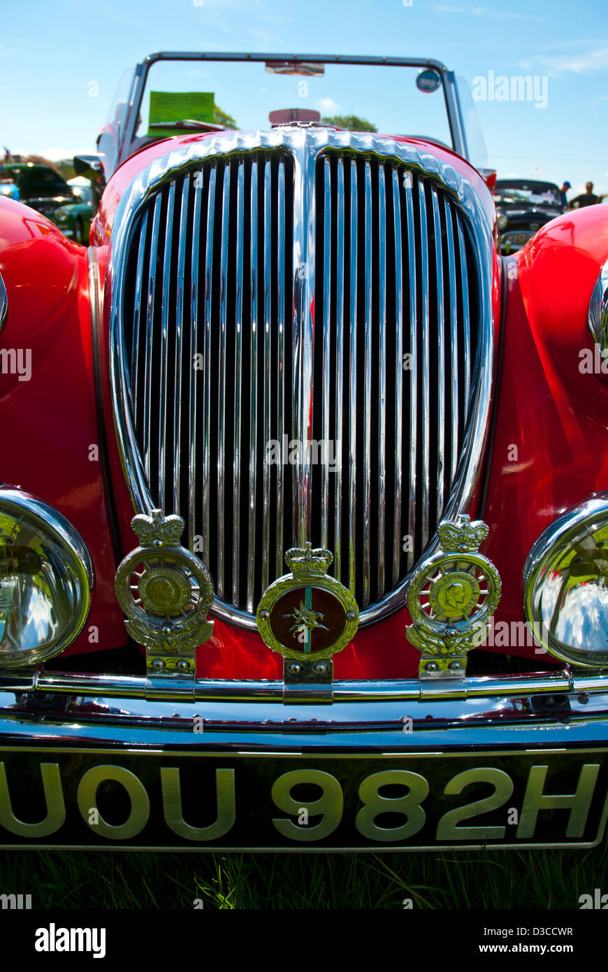 Classic car front grill hi-res stock photography and images - Alamy