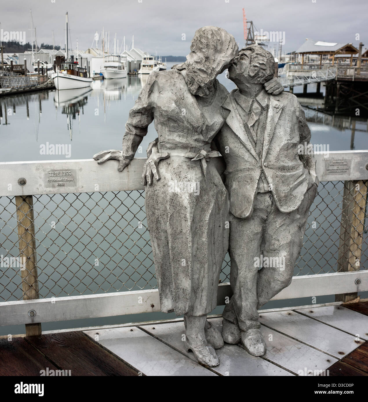 Kissing couple statue hires stock photography and images Alamy