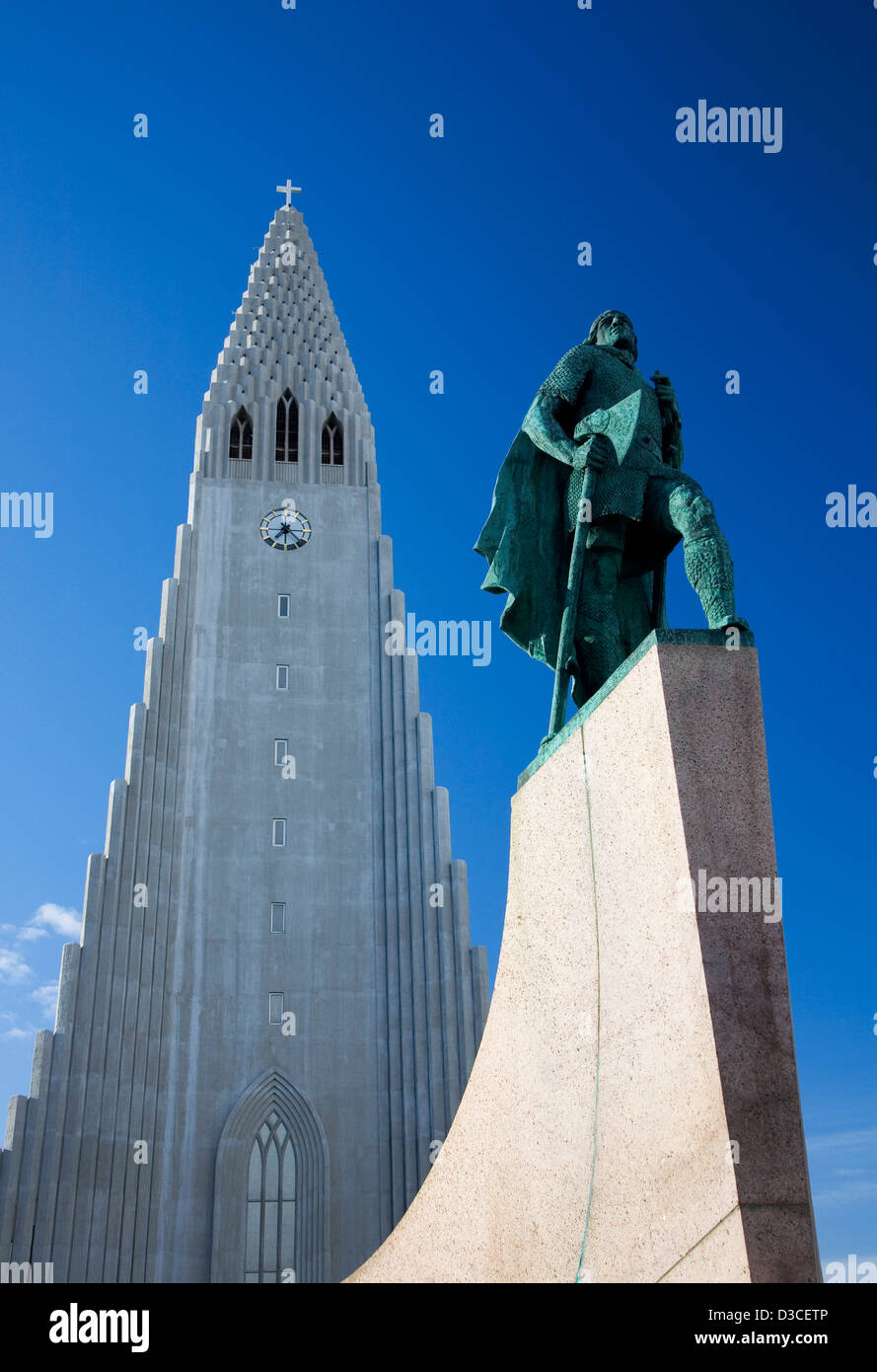 Hallgrimskirkja Church With Statue Of Leifer Eiriksson By Sculptor Alexander Calder In Foreground, Reykjavik, Iceland Stock Photo