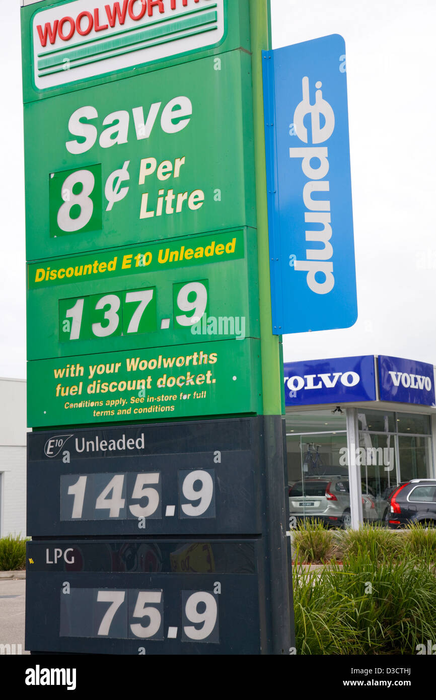 woolworths/caltex petrol station in north sydney Stock Photo