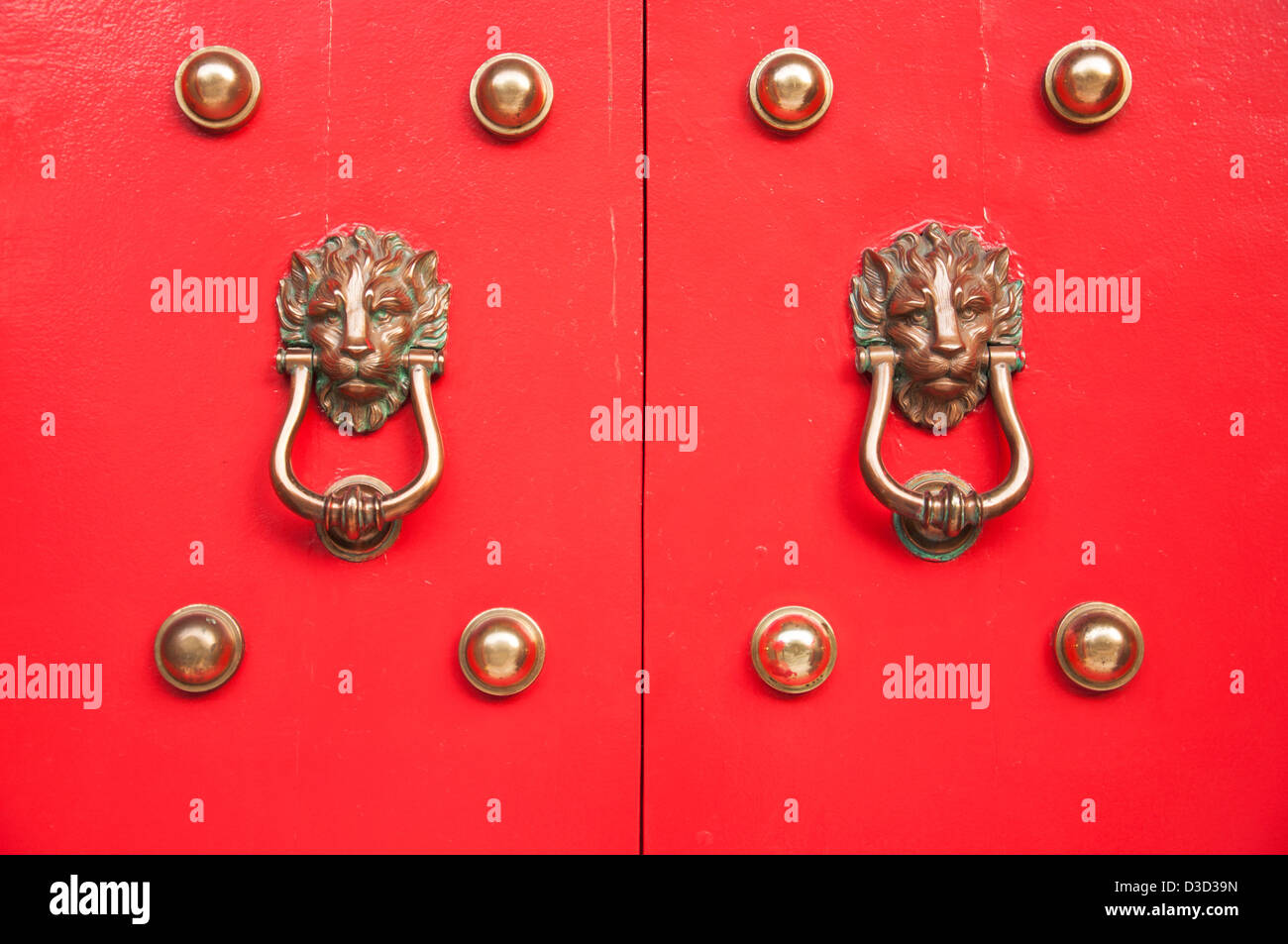 Traditional chinese door knob hires stock photography and images Alamy